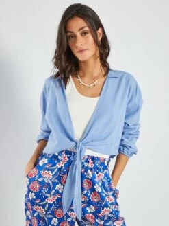 Blusa Cropped Con Cuello De Pico - BELAIR_BLU