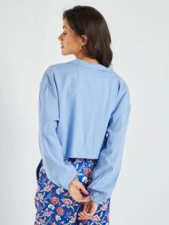 Blusa Cropped Con Cuello De Pico - BELAIR_BLU -Zalaris Tienda blusa cropped con cuello de pico belairblu zs485 3 frb3