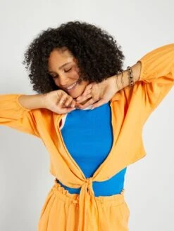 Blusa Cropped Con Cuello De Pico - SIMULACRO DE NARANJA -Zalaris Tienda blusa cropped con cuello de pico simulacro de naranja zs485 2 frb4