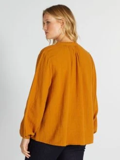 Blusa De Algodón Con Cuello Con Volantes - GATO AMARILLO -Zalaris Tienda blusa de algodon con cuello con volantes gato amarillo aiu25 1 frb4