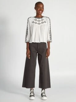 Blusa De Manga Abombada Con Bordado Negro - AS CRUDO -Zalaris Tienda blusa de manga abombada con bordado negro as crudo axn28 1 frb2