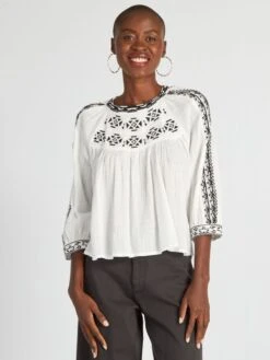 Blusa De Manga Abombada Con Bordado Negro - AS CRUDO -Zalaris Tienda blusa de manga abombada con bordado negro as crudo axn28 1 frb6