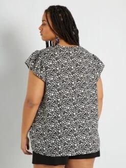 Blusa Estampada Con Cuello De Pico - NEGRO -Zalaris Tienda blusa estampada con cuello de pico negro zm521 5 frb5