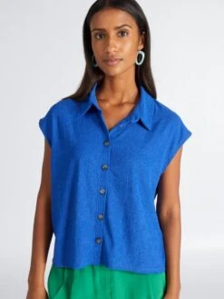 Blusa Gofrada Sin Mangas - AZUL -Zalaris Tienda blusa gofrada sin mangas azul awd45 1 frb3