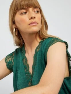 Blusa Satinada Con Encaje - Verde -Zalaris Tienda blusa satinada con encaje verde acw46 3 frb3