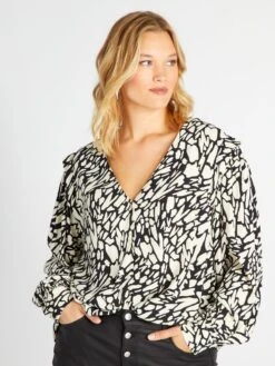 Blusa Vaporosa Con Motivo - NEGRO