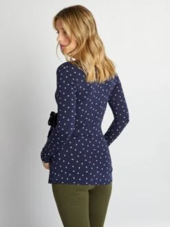 Camiseta Con Cuello Cruzado - FLOR DE IRIS 9 Camiseta Con Cuello Cruzado - FLOR DE IRIS -Zalaris Tienda camiseta con cuello cruzado flor de iris ala71 1 frb3