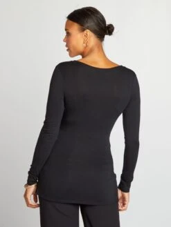 Camiseta Con Cuello Cruzado - Negro 8 Camiseta Con Cuello Cruzado - Negro -Zalaris Tienda camiseta con cuello cruzado negro ala71 3 frb3