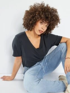 Camiseta Con Cuello De Pico De Tejido Suave - Negro