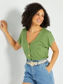 Camiseta Con Escote Abotonado - Verde Pino