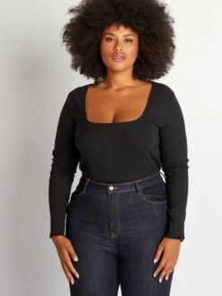 Camiseta De Canalé Con Cuello Cuadrado - Negro