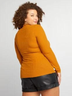 Camiseta De Cuello Alto De Canalé - GATO AMARILLO -Zalaris Tienda camiseta de cuello alto de canale gato amarillo ajq31 3 frb4