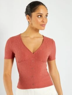 Camiseta De Manga Corta Con Botones De Fantasía - MARCHA ROJA -Zalaris Tienda camiseta de manga corta con botones de fantasia marcha roja arp63 3 frb3