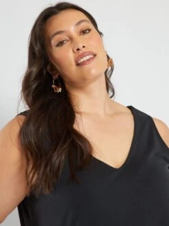 Camiseta De Tirantes Con Cuello De Pico - Negro -Zalaris Tienda camiseta de tirantes con cuello de pico negro ahg75 1 frb5