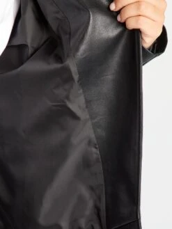 Cazadora De Material Sintético Con Cuello Dentado - Negro -Zalaris Tienda cazadora de material sintetico con cuello dentado negro zo457 3 frb5