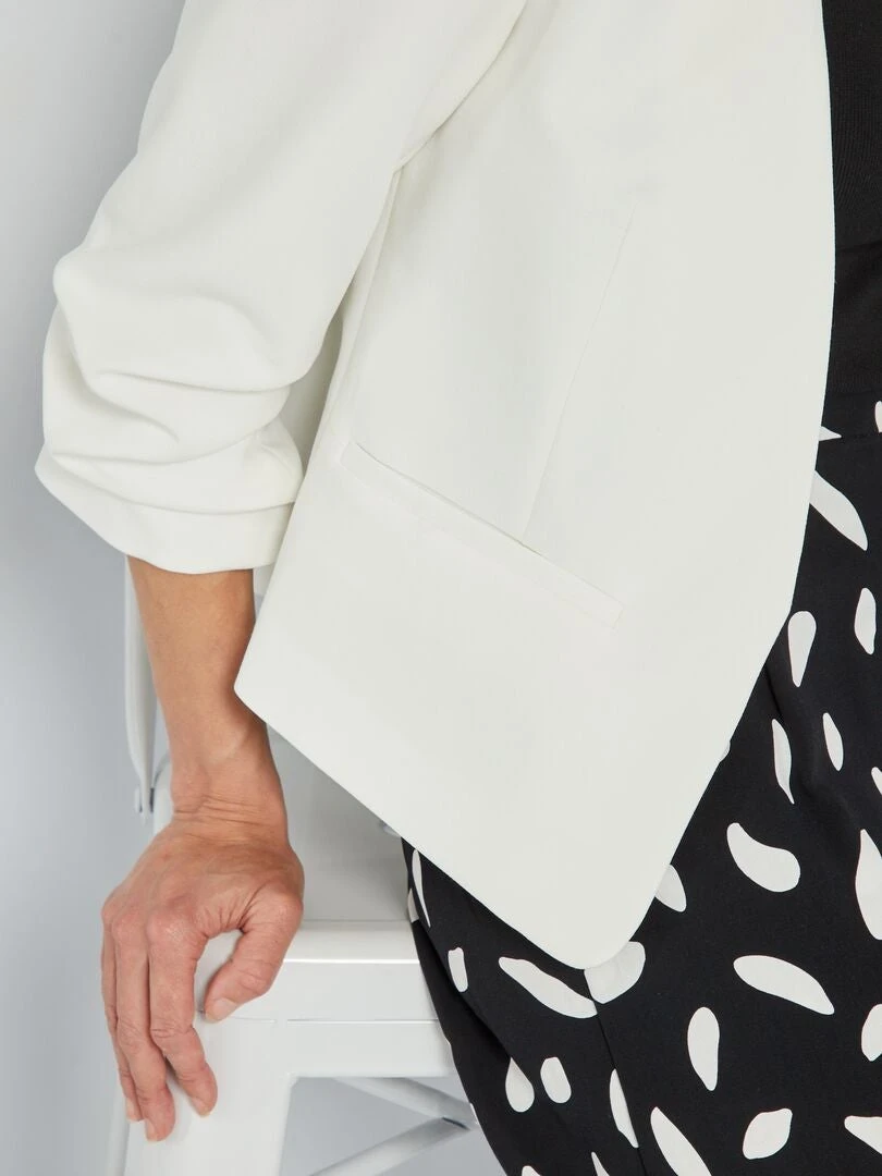 Chaqueta Corta Tipo Blazer - Blanco 5 Chaqueta Corta Tipo Blazer - Blanco - Imagen 3