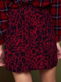 Falda Corta De Punto De Crepé - TAQUIRUBINA -Zalaris Tienda falda corta de punto de crepe taquirubina aje51 3 frb3