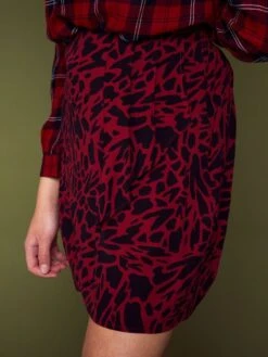 Falda Corta De Punto De Crepé - TAQUIRUBINA -Zalaris Tienda falda corta de punto de crepe taquirubina aje51 3 frb4