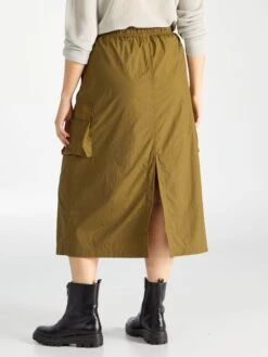 Falda Larga De Tela Parachute 'Only Carmakoma' - Verde Caqui -Zalaris Tienda falda larga de tela parachute only carmakoma verde caqui aud35 2 frb3