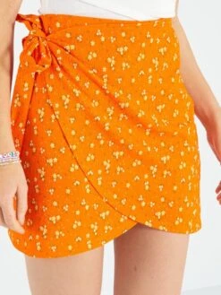 Falda Pareo Con Volantes - VIBRACIÓN NARANJA -Zalaris Tienda falda pareo con volantes vibracion naranja auf19 1 frb2