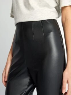 Legging De Material Sintético Tiro Alto - Negro -Zalaris Tienda legging de material sintetico tiro alto negro ajj52 1 frb4