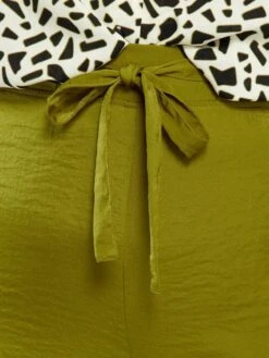 Pantalón Ancho Satinado - VERDE -Zalaris Tienda pantalon ancho satinado verde add26 2 frb4