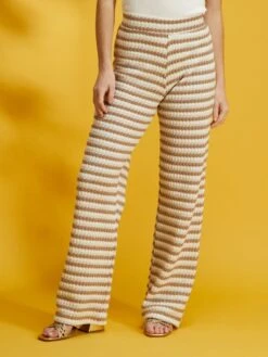 Pantalón Flare De Punto De Croché - BEIGE