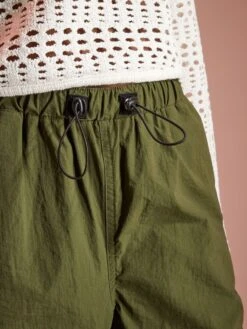 Pantalón Parachute De Nailon - KAKI -Zalaris Tienda pantalon parachute de nailon kaki ady58 1 frb5