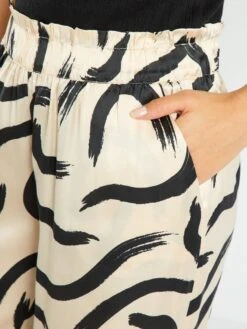 Pantalón Vaporoso Satinado 'JDY' - NEGRO -Zalaris Tienda pantalon vaporoso satinado jdy negro amv64 1 frb5