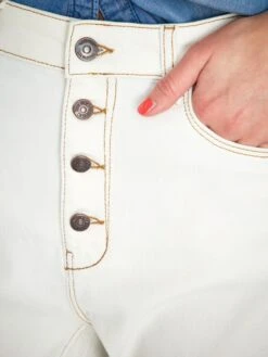 Vaquero Mom Con Talle Muy Alto - L34 - BLANCO -Zalaris Tienda vaquero mom con talle muy alto l34 blanco zk671 2 frb6