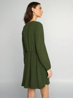 Vestido Con Escote Cruzado - KOMU VERDE -Zalaris Tienda vestido con escote cruzado komu verde asa95 3 frb5