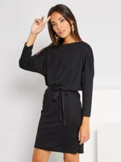 Vestido Corto Entallado - Negro