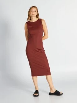 Vestido De Punto De Canalé Con Escote Trasero - COLA GRANATE -Zalaris Tienda vestido de punto de canale con escote trasero cola granate awd26 1 frb2